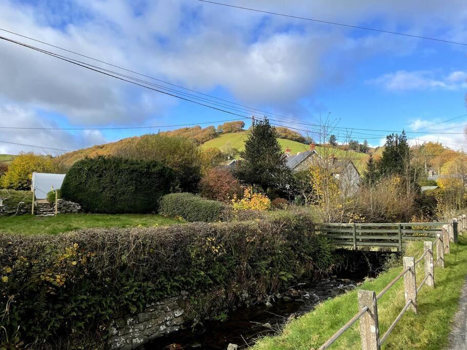 Y Felin Bed And Breakfast And Smallholding Caersws Extérieur photo